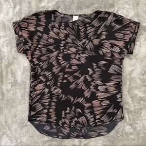 Cabi Short Sleeve Graphic Pattern Blouse Size S Cuffed Career Top
